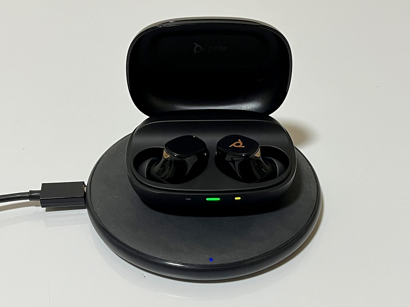 Poly Voyager Free 20のワイヤレス充電