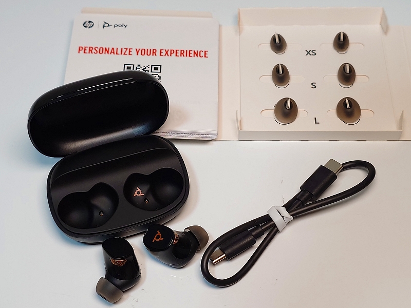 Poly Voyager Free 20の付属品